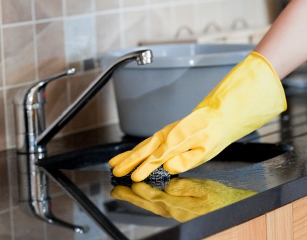Professional Stockwell carpet cleaners refreshing a living room carpet